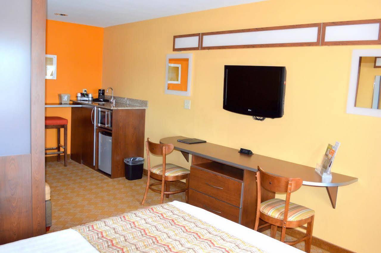 Microtel Inn And Suites By Wyndham Rawlins Exterior foto